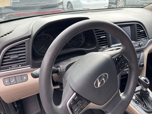 Used 2018 Hyundai Elantra SEL image 9