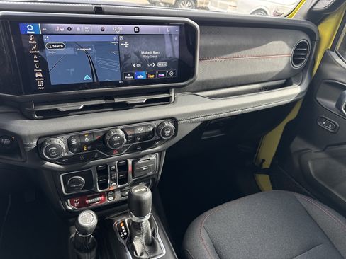 Used 2024 Jeep Wrangler Unlimited Rubicon w/ Technology Group image 22