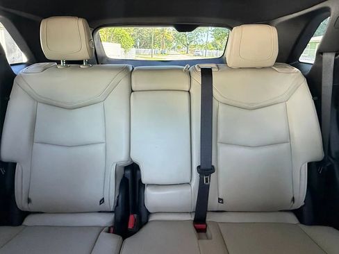 Used 2019 Cadillac XT5 FWD image 16