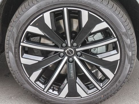 New 2026 Volvo XC90 T8 Ultra w/ Protection Package Premier AWD/4WD image 12