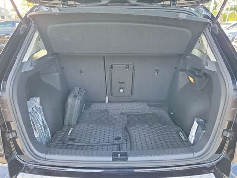 Certified 2023 Volkswagen Taos SE w/ Panoramic Sunroof Package FWD image 7