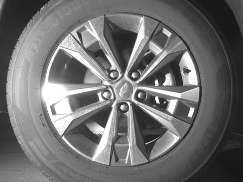 Used 2025 Chevrolet Equinox LT FWD image 13