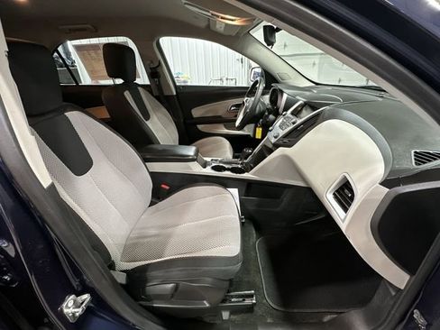 Used 2017 Chevrolet Equinox LT w/ Convenience Package image 28