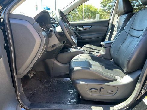 Used 2018 Nissan Rogue SL w/ Premium Package FWD image 6