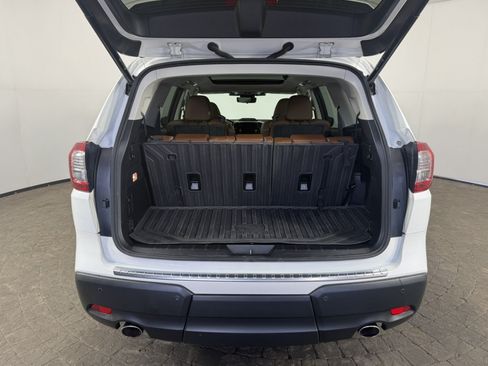 Used 2023 Subaru Ascent Touring AWD/4WD image 7
