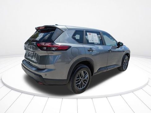 Used 2024 Nissan Rogue S FWD image 4