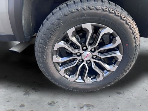Used 2025 GMC Canyon Denali AWD/4WD image 15