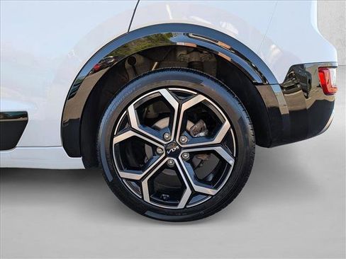 Used 2024 Kia Niro EX Touring FWD image 22