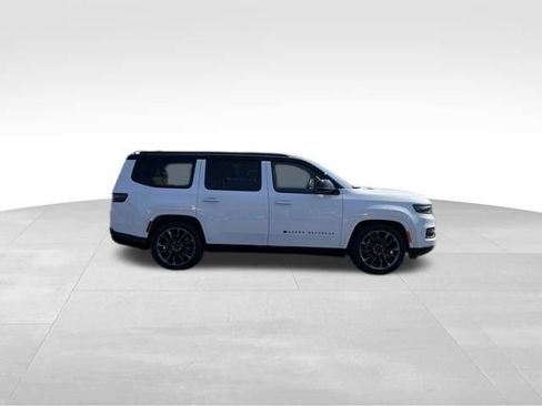 Used 2025 Jeep Grand Wagoneer Series III w/ Rear Seat Video Group 1 AWD/4WD image 5