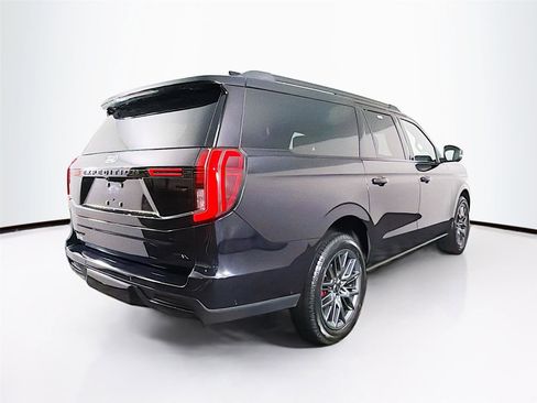 Used 2025 Ford Expedition Max Platinum w/ Stealth Performance Package AWD/4WD image 38
