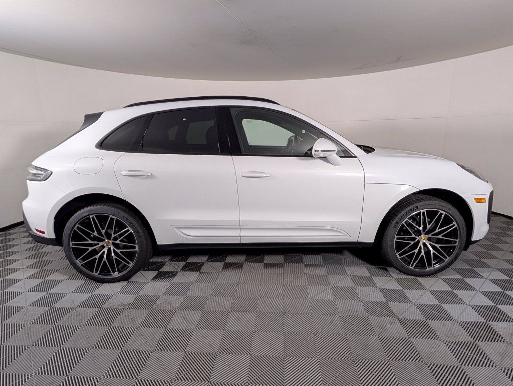 New 2026 Porsche Macan AWD/4WD image 8