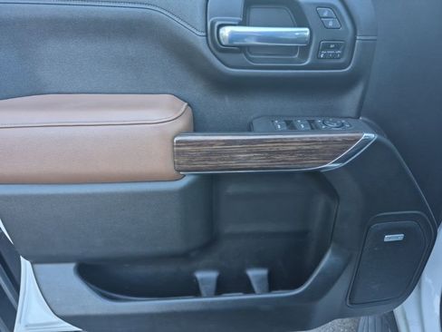 Used 2021 Chevrolet Silverado 1500 High Country w/ Z71 Off-Road Package image 16