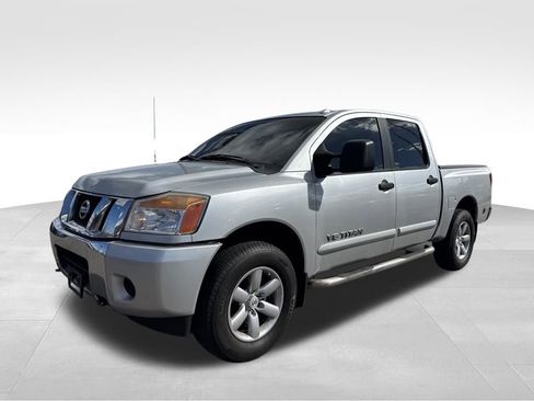 Used 2013 Nissan Titan SV image 1