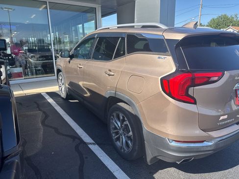 Used 2018 GMC Terrain SLT w/ Preferred Package AWD/4WD image 4