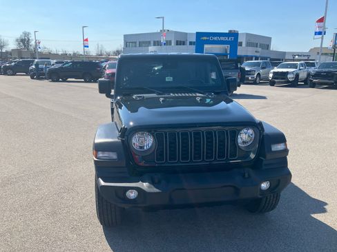 Used 2024 Jeep Wrangler Unlimited Sport image 2