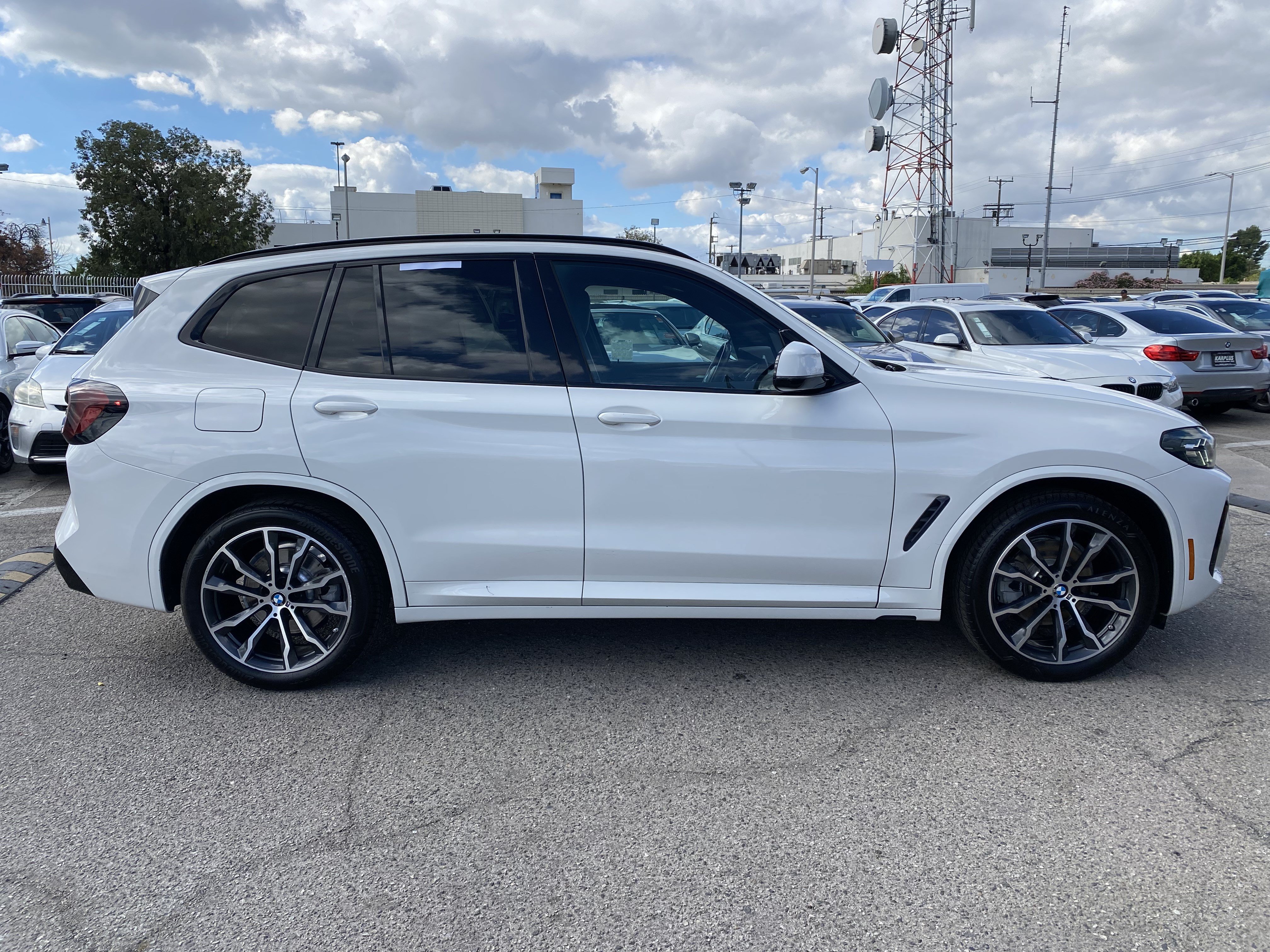 Used 2022 BMW X3 sDrive30i w/ M Sport Package 2 RWD image 9