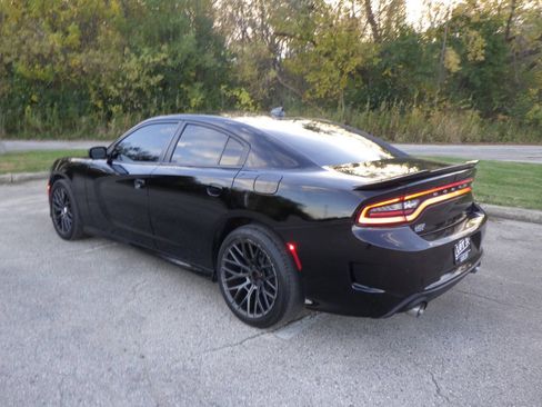 Used 2019 Dodge Charger R/T w/ Plus Group RWD image 3