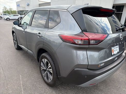 Used 2023 Nissan Rogue SV FWD image 3