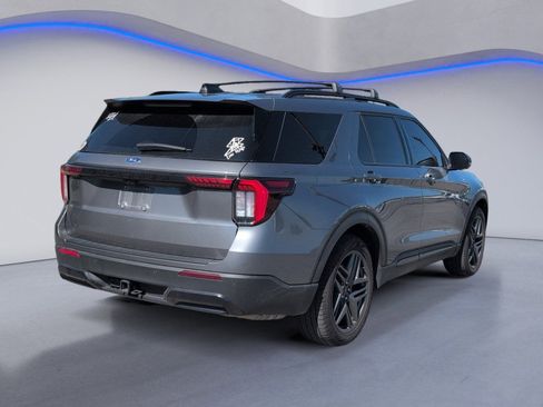 Used 2025 Ford Explorer ST-Line w/ Premium Package RWD image 3