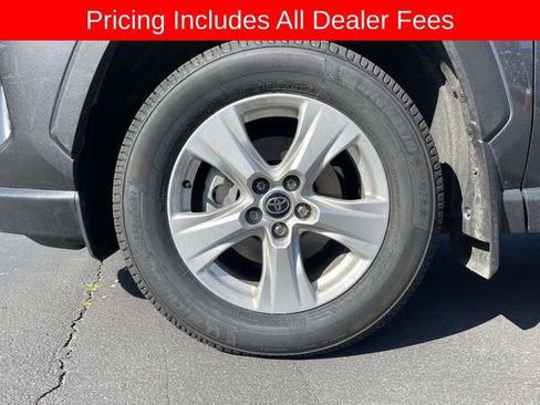 Used 2021 Toyota RAV4 XLE AWD/4WD image 9
