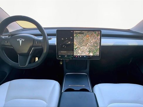 Used 2021 Tesla Model 3 Long Range image 15