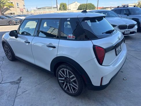 Used 2026 MINI Cooper 4-Door Hardtop FWD image 5