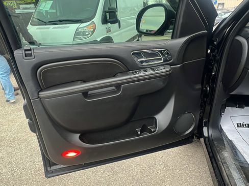 Used 2012 Cadillac Escalade Platinum image 10