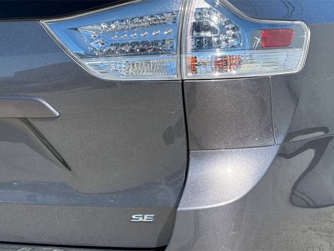 Used 2018 Toyota Sienna SE image 25