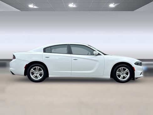 Used 2022 Dodge Charger SXT RWD image 7