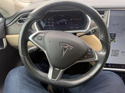 Used 2013 Tesla Model S Performance image 22