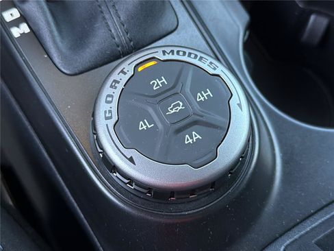 Used 2022 Ford Bronco Wildtrak AWD/4WD image 32