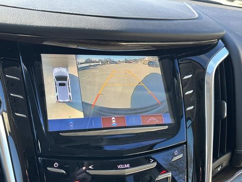 Used 2020 Cadillac Escalade Premium Luxury image 36