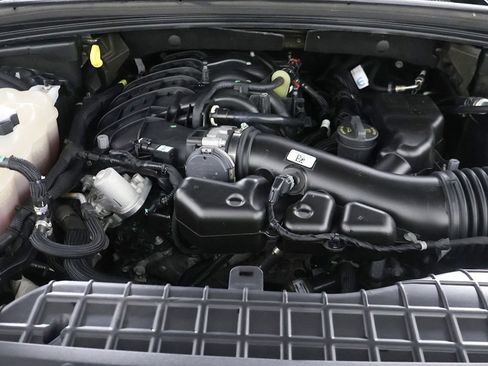 Used 2023 Jeep Grand Cherokee Limited AWD/4WD image 21