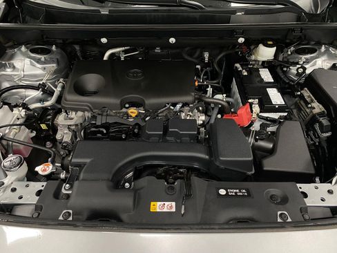 Used 2025 Toyota RAV4 XLE AWD/4WD image 11