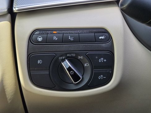 Used 2021 INFINITI QX50 Sensory image 32