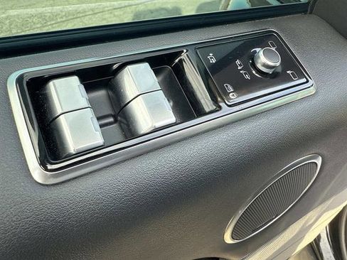 Used 2022 Land Rover Range Rover Sport HSE Silver Edition image 13