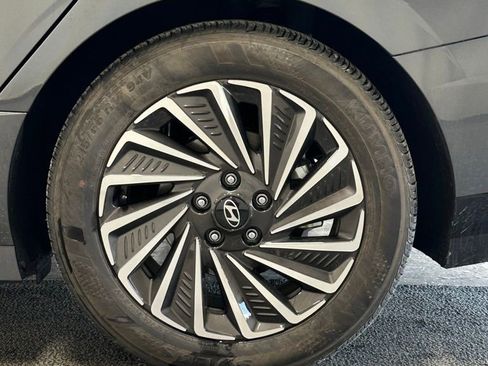 Certified 2025 Hyundai Sonata Limited image 9