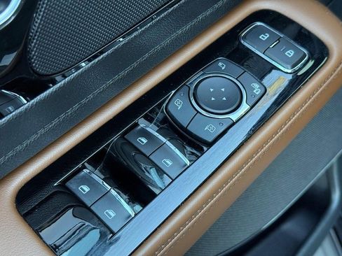 Used 2023 Lincoln Aviator Reserve w/ Class IV Trailer Tow Package image 23