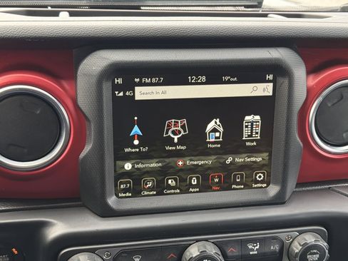 Used 2022 Jeep Gladiator Rubicon w/ LED Lighting Group image 20