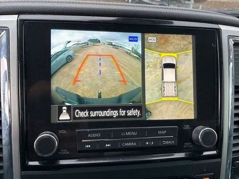 Used 2020 Nissan Titan SL w/ Moonroof Package image 17