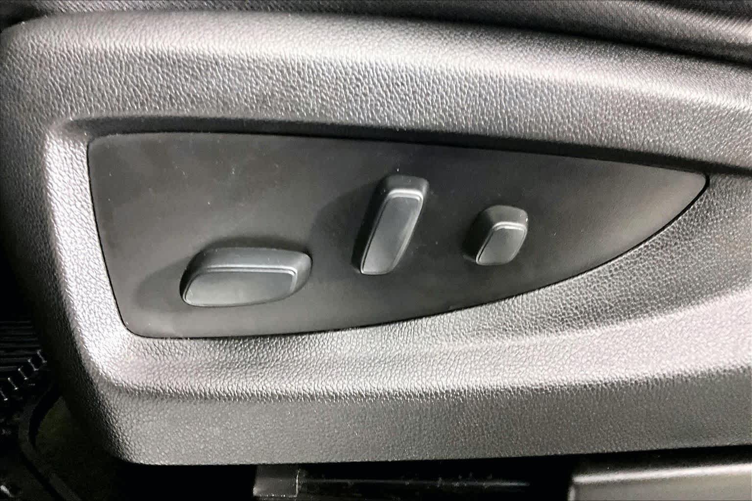 Used 2018 Chevrolet Silverado 1500 LT w/ Texas Edition RWD image 30
