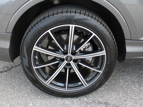 Certified 2025 Audi Q7 2.0T Premium Plus image 39