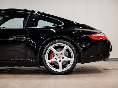 Used 2005 Porsche 911 Carrera S image 19