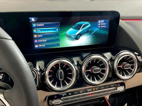 Certified 2026 Mercedes-Benz GLA 250 4MATIC image 37