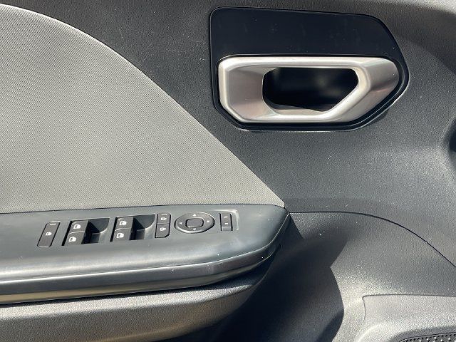 Used 2025 Kia K4 FWD image 22
