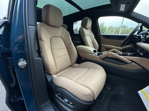 New 2026 Porsche Cayenne image 18
