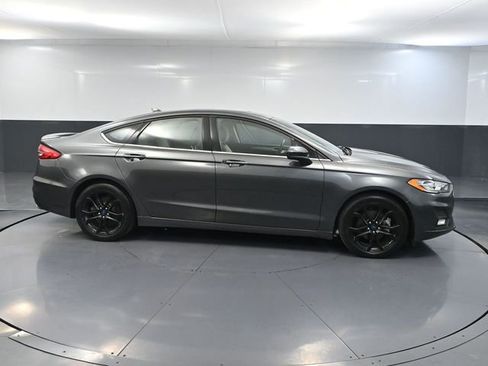 Used 2020 Ford Fusion SE w/ Equipment Group 151A image 4