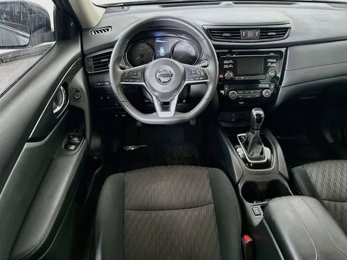 Used 2017 Nissan Rogue SV w/ Midnight Edition FWD image 10