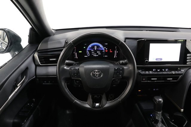Used 2025 Toyota Camry SE FWD image 14