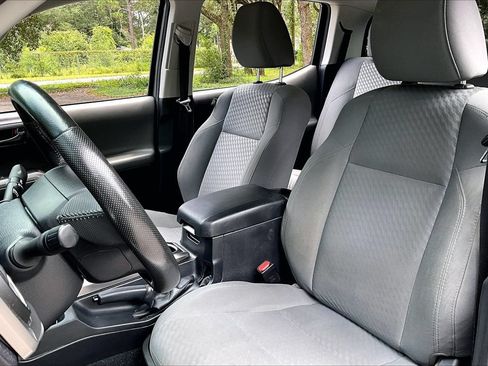 Used 2021 Toyota Tacoma SR5 RWD image 18